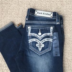 New Women’s Rock Revival skinny jeans sz 28/29